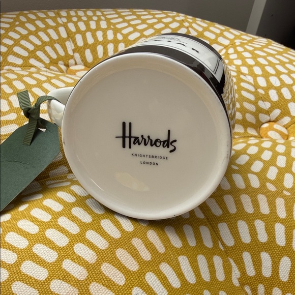 Harrods Caviar Black and White Mug from London - Picture 4 of 5